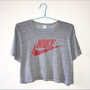 Nike loose 80s crop top